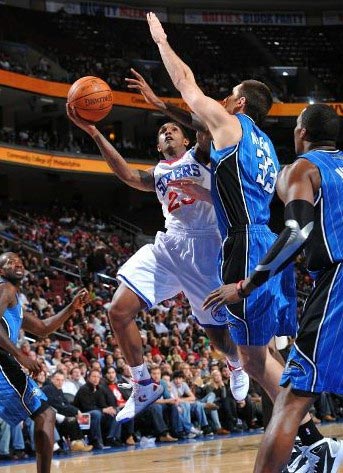 卫报：拜仁考虑租借+强制买断引进阿昌庞，但切尔西不会出售