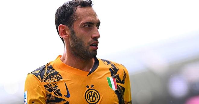 邱彪的耳语是预言，刘炜被替换，新疆队第2次做这种事.